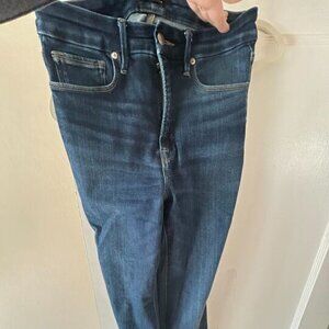 Good American SOFT-TECH GOOD CLASSIC BOOTCUT JEANS